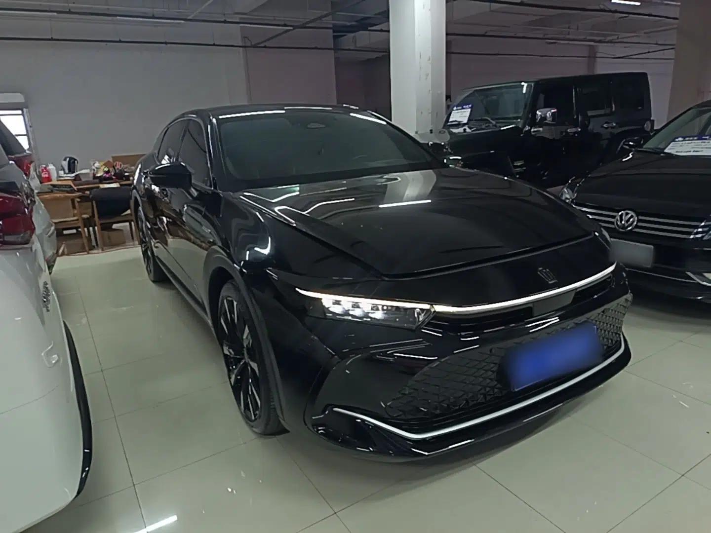 Toyota Crown 2023 2.4T SportCross HEV Four-Wheel Drive Ultimate Edition — миниатюра 3