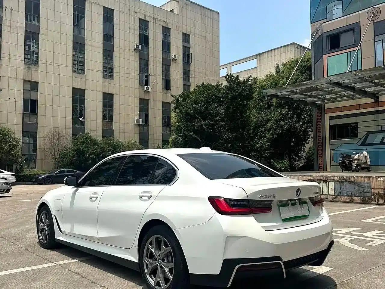 BMW i3 2022 eDrive 35L — миниатюра 3