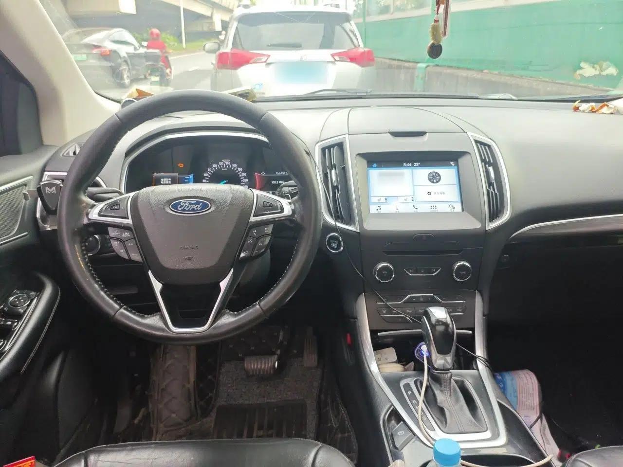 Ford Edge 2017 EcoBoost 245 Two-Wheel-Drive Sporty 7-Seater — миниатюра 9