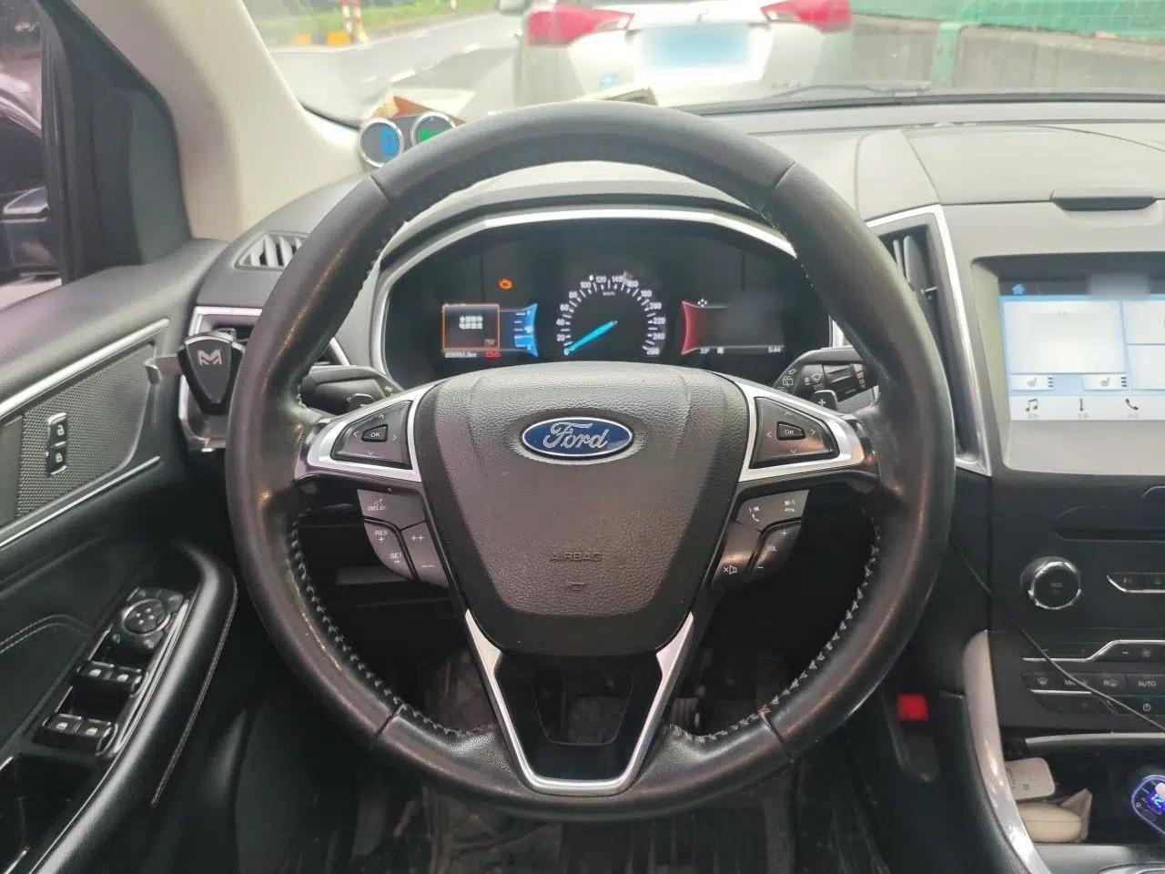 Ford Edge 2017 EcoBoost 245 Two-Wheel-Drive Sporty 7-Seater — миниатюра 10