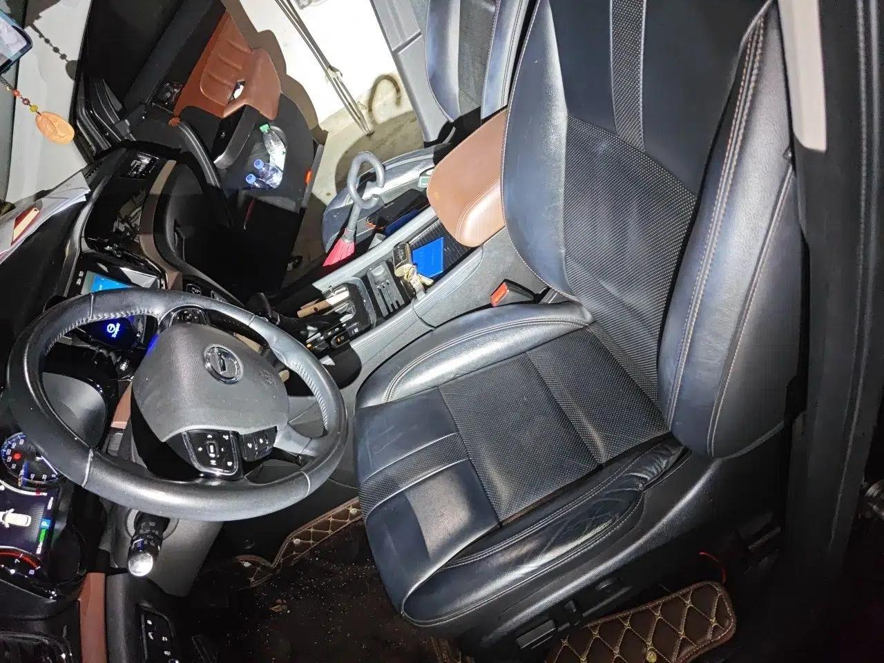 GAC Trumpchi GS8 2017 320T Two-Wheel Drive Luxury Edition (7 Seats) — миниатюра 15