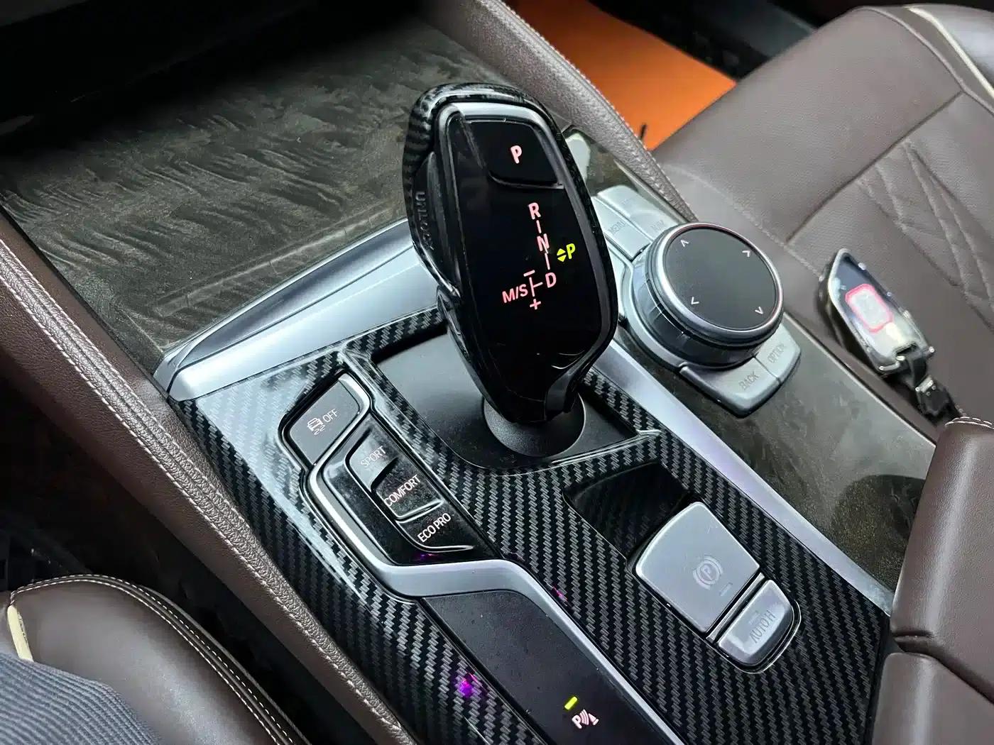 2018 BMW 5 Series 530Li Luxury M Sport Package — миниатюра 11