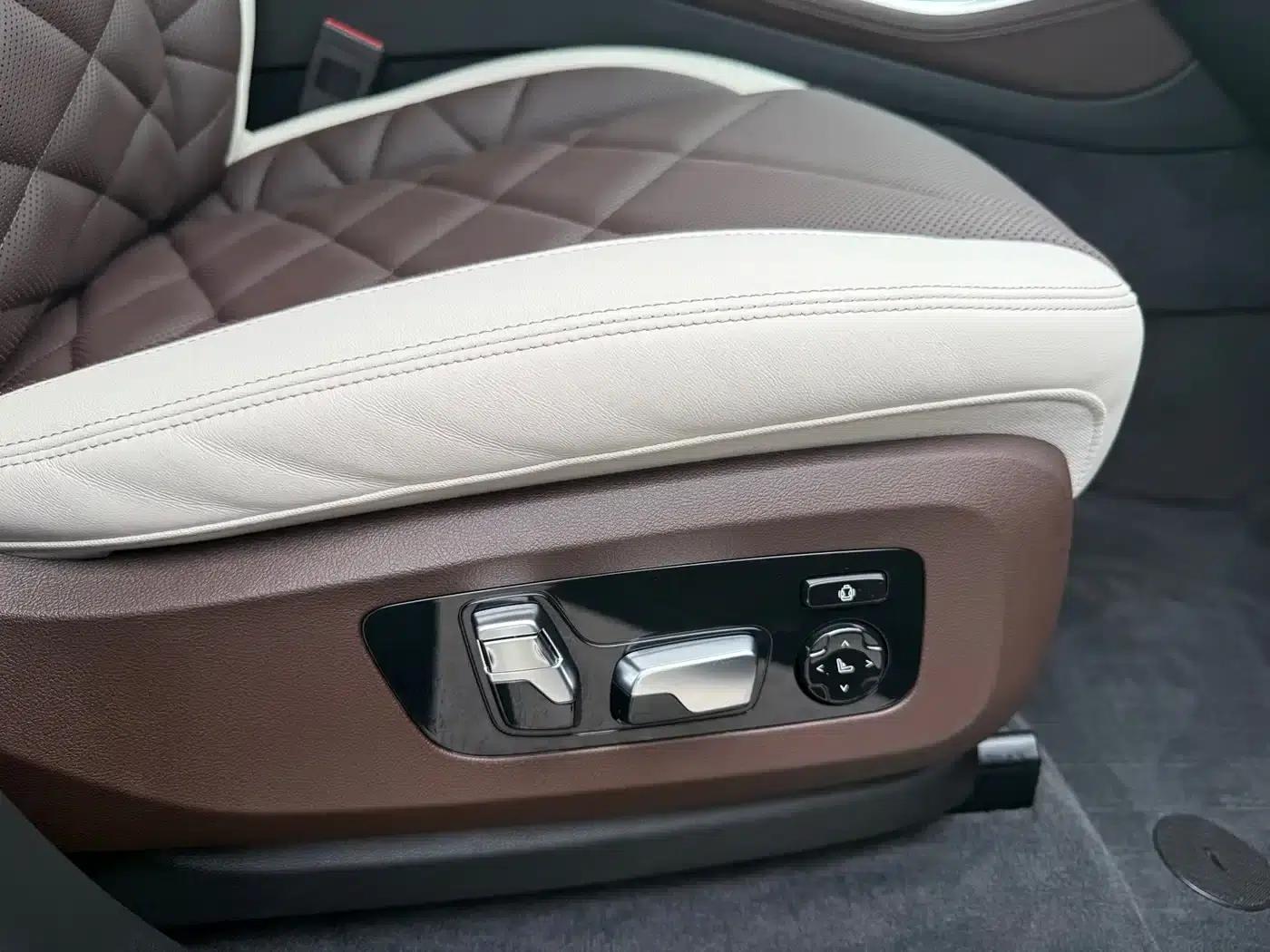BMW X5 2023 xDrive 40Li M Sport Shadow Edition — миниатюра 13