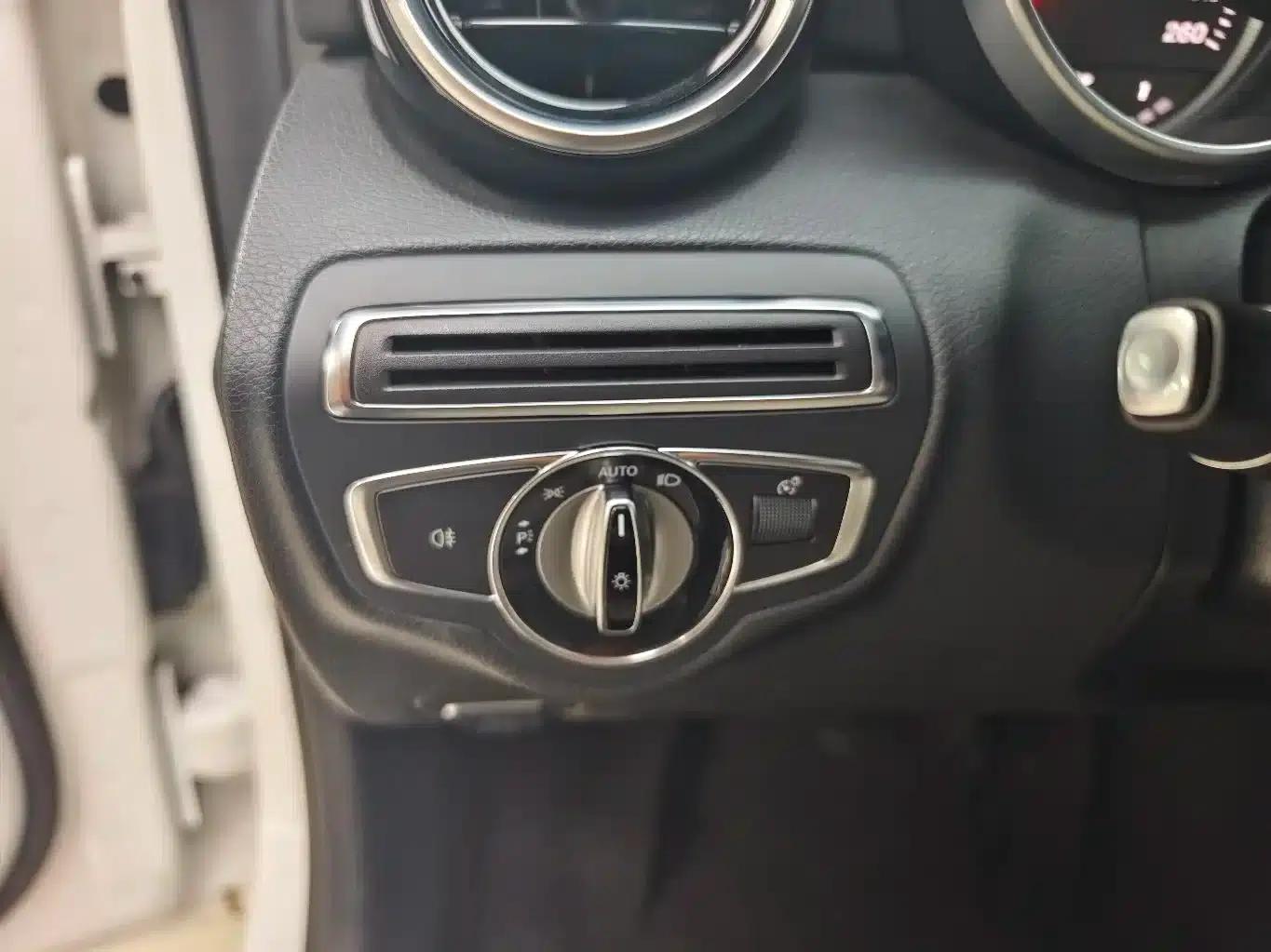2015 Mercedes-Benz C-Class C 200 L Sport — миниатюра 21