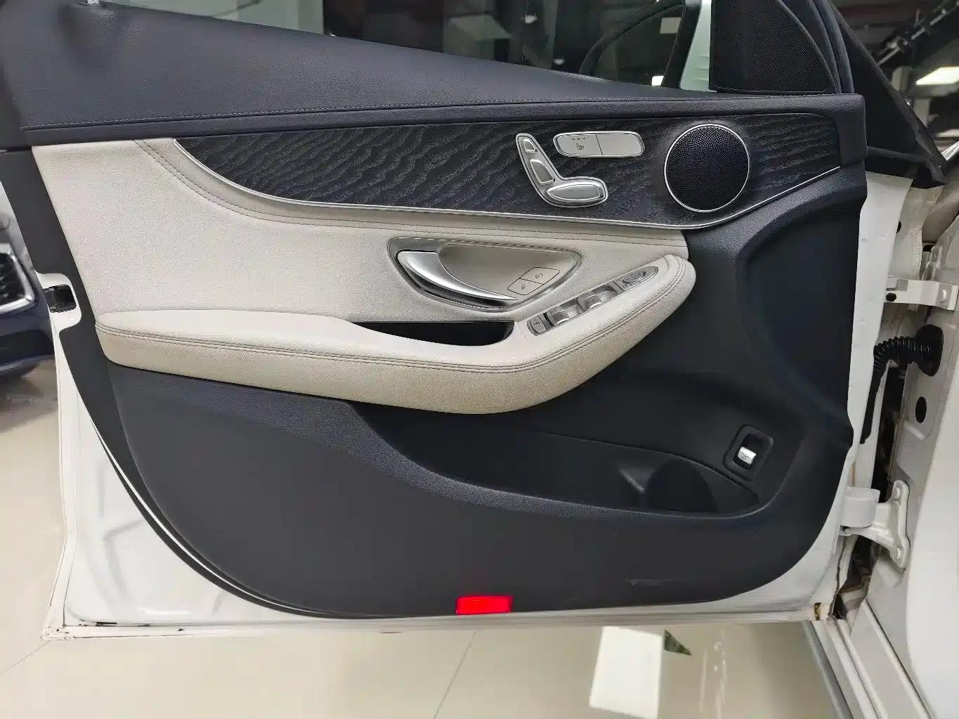2015 Mercedes-Benz C-Class C 200 L Sport — миниатюра 22