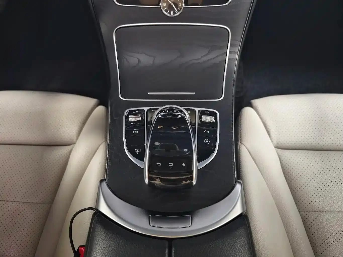 2015 Mercedes-Benz C-Class C 200 L Sport — миниатюра 24