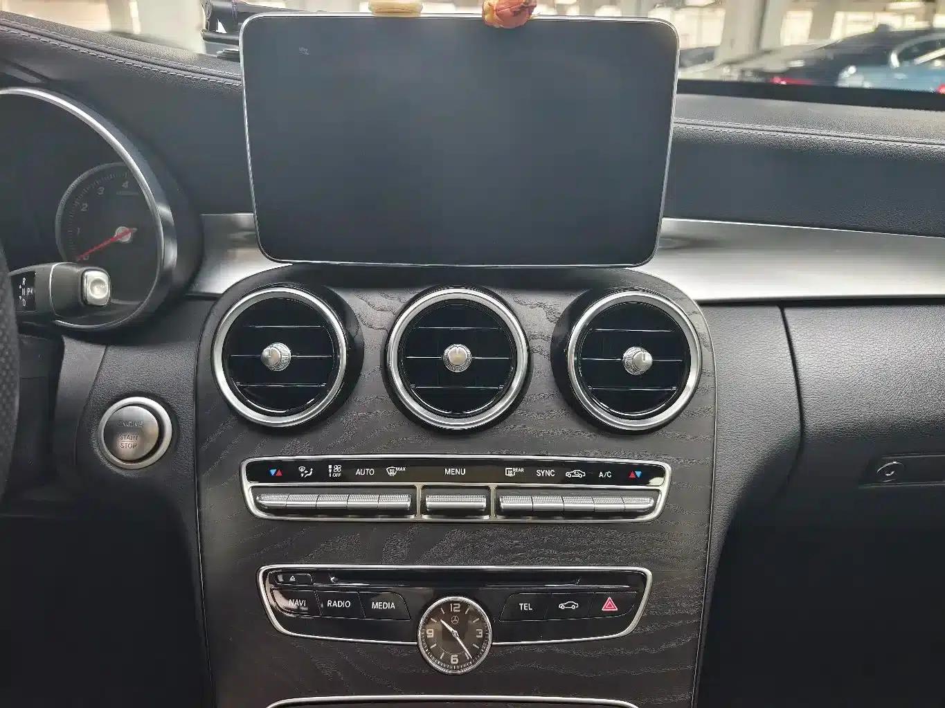 2015 Mercedes-Benz C-Class C 200 L Sport — миниатюра 25