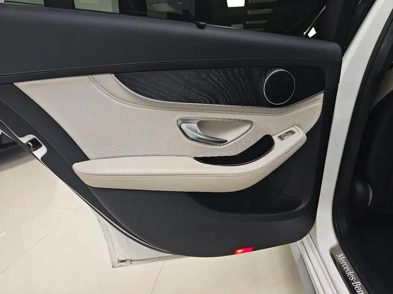 2015 Mercedes-Benz C-Class C 200 L Sport — миниатюра 28
