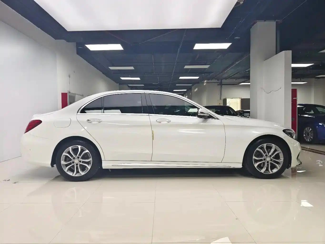 2015 Mercedes-Benz C-Class C 200 L Sport — миниатюра 5