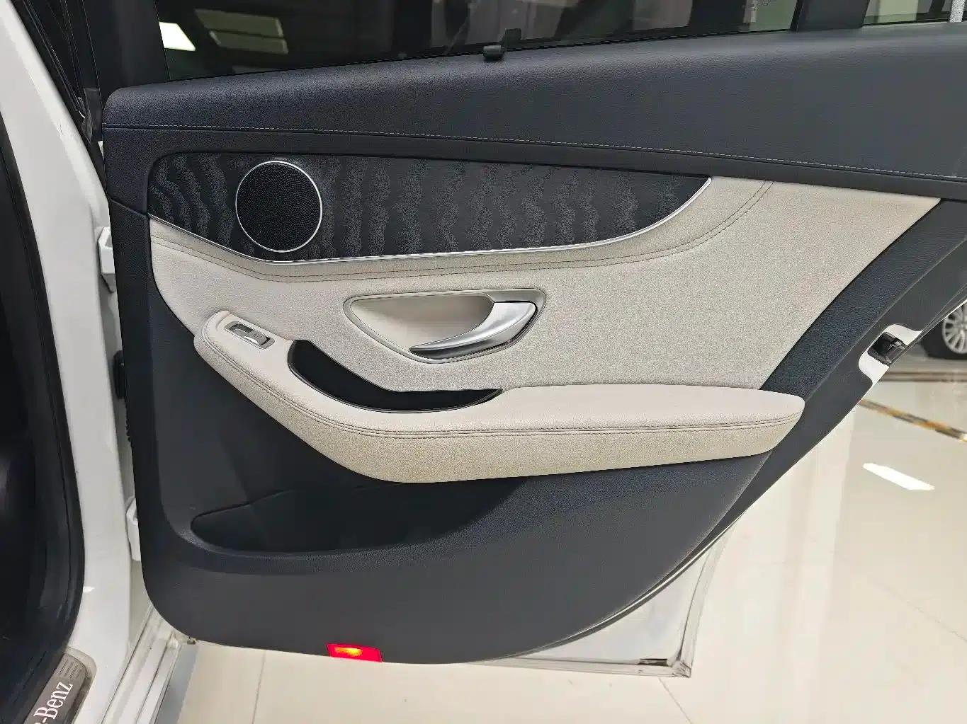 2015 Mercedes-Benz C-Class C 200 L Sport — миниатюра 10