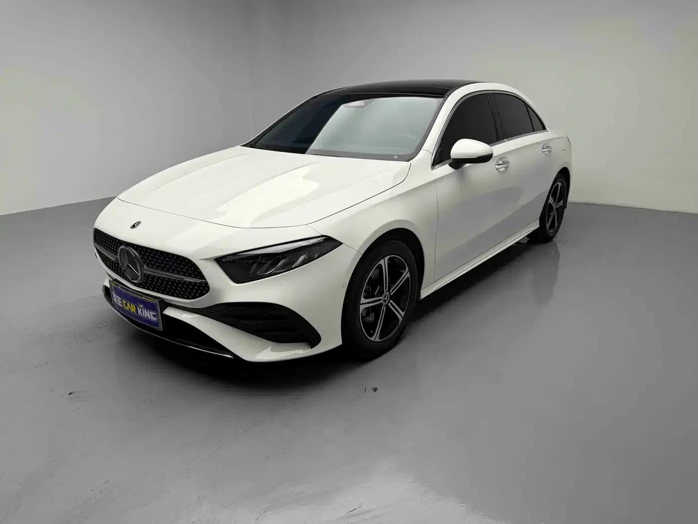 Mercedes-Benz A-Class 2024 Facelift A 200 L Fashion Model — миниатюра 1