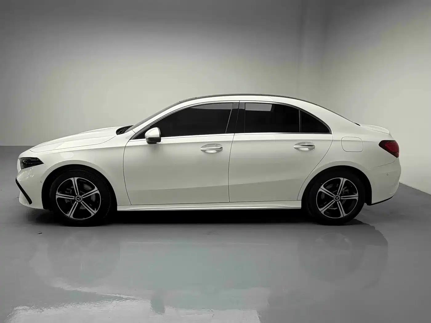 Mercedes-Benz A-Class 2024 Facelift A 200 L Fashion Model — миниатюра 11