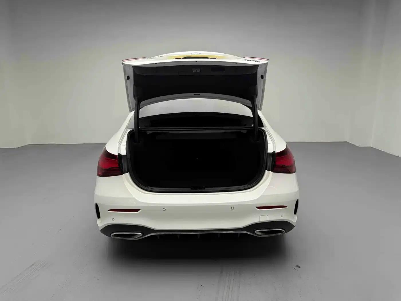 Mercedes-Benz A-Class 2024 Facelift A 200 L Fashion Model — миниатюра 12