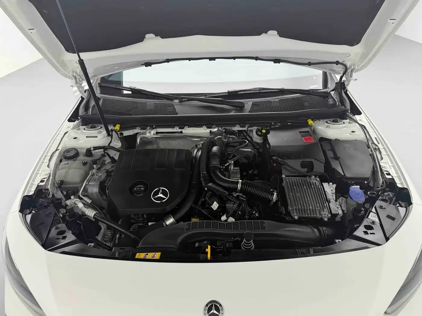 Mercedes-Benz A-Class 2024 Facelift A 200 L Fashion Model — миниатюра 16