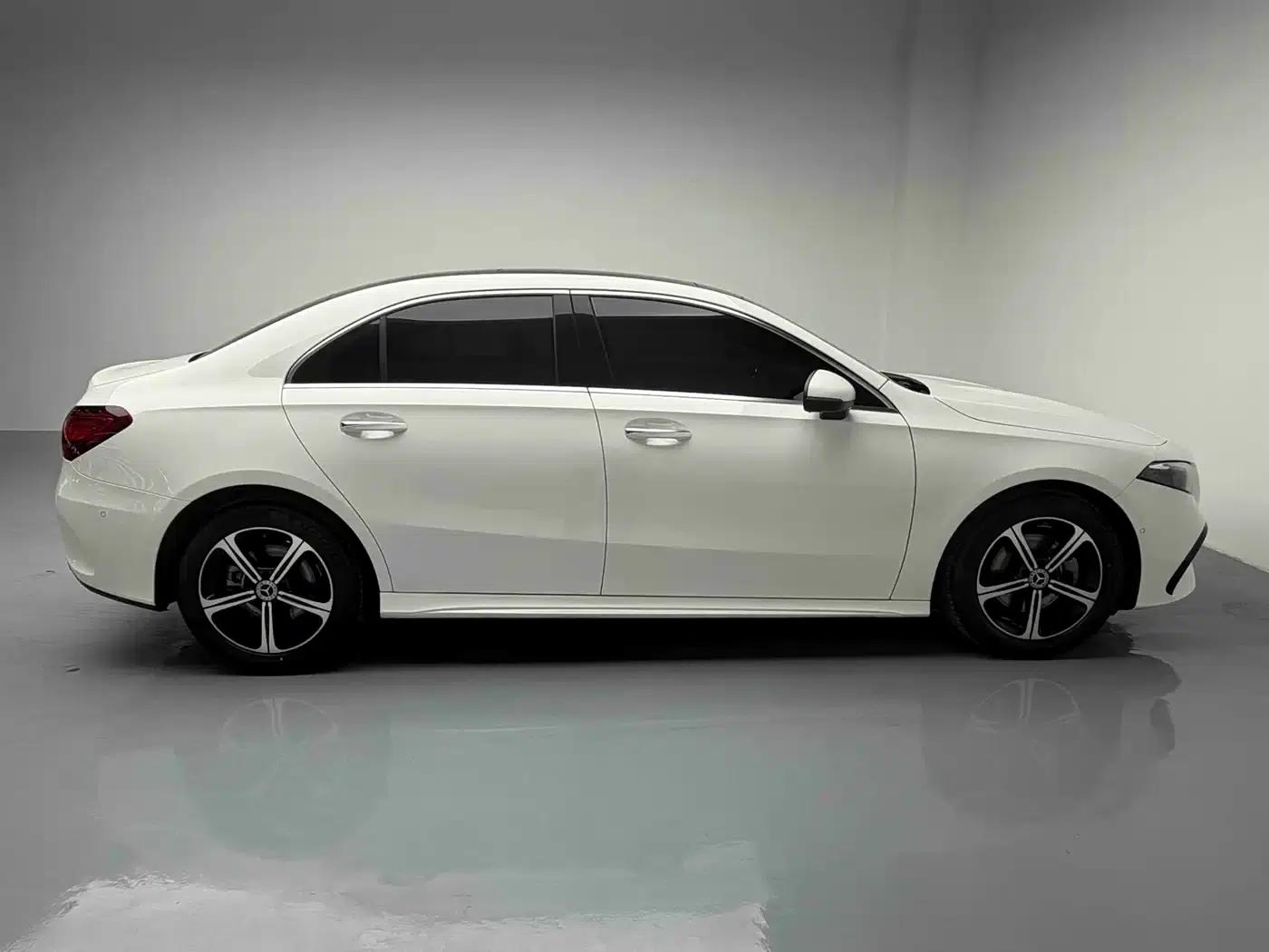 Mercedes-Benz A-Class 2024 Facelift A 200 L Fashion Model — миниатюра 17