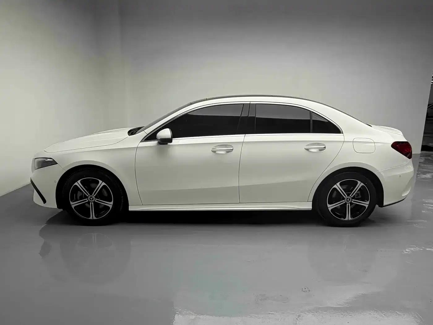 Mercedes-Benz A-Class 2024 Facelift A 200 L Fashion Model — миниатюра 22