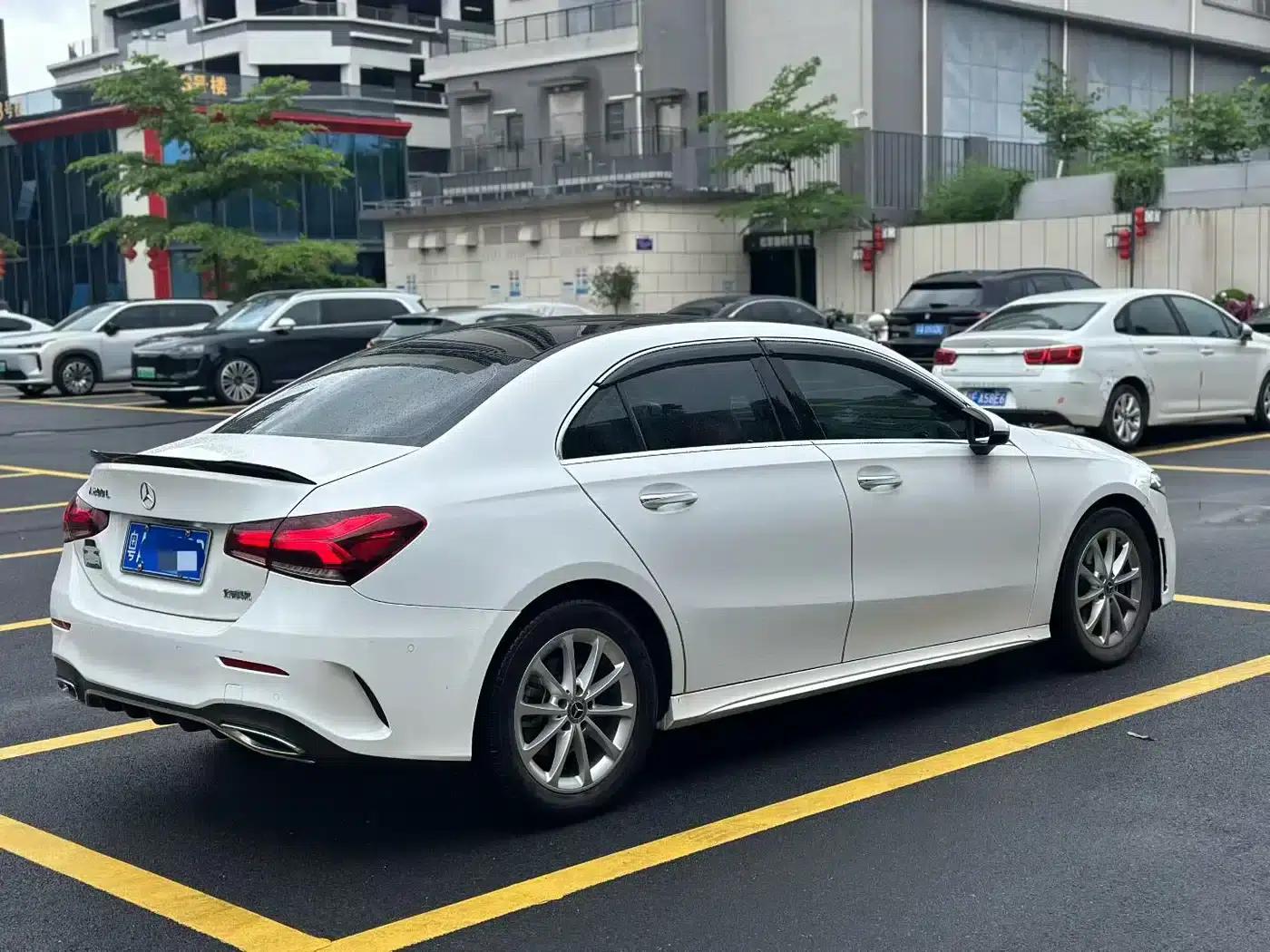Mercedes-Benz A-Class 2021 A 200 L Sport Sedan Fashion Edition — миниатюра 4