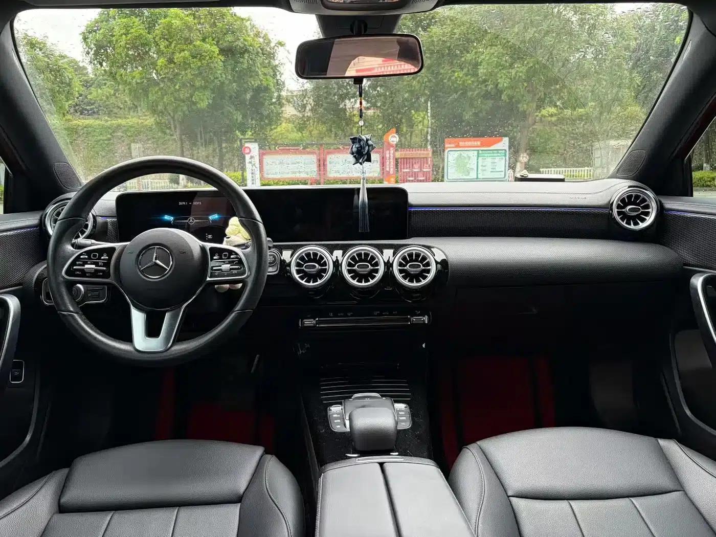 Mercedes-Benz A-Class 2022 A 200 L Sport Sedan Dynamic Edition — миниатюра 5