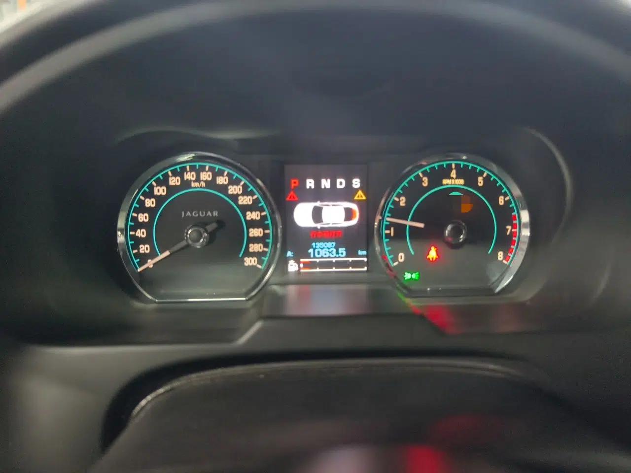 Jaguar XF 2013 XF 2.0T Luxury Edition — миниатюра 11