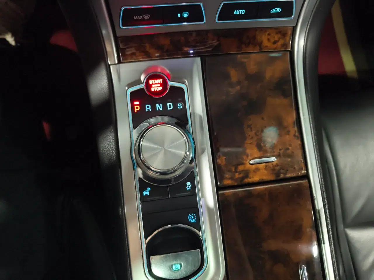 Jaguar XF 2013 XF 2.0T Luxury Edition — миниатюра 14