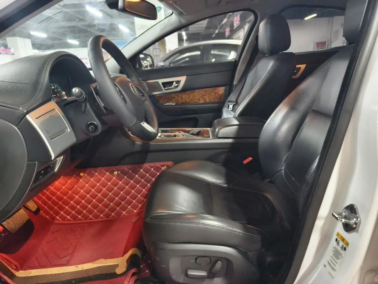 Jaguar XF 2013 XF 2.0T Luxury Edition — миниатюра 15