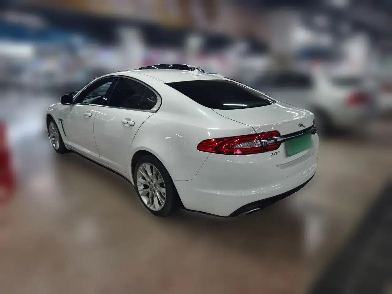 Jaguar XF 2013 XF 2.0T Luxury Edition — миниатюра 4