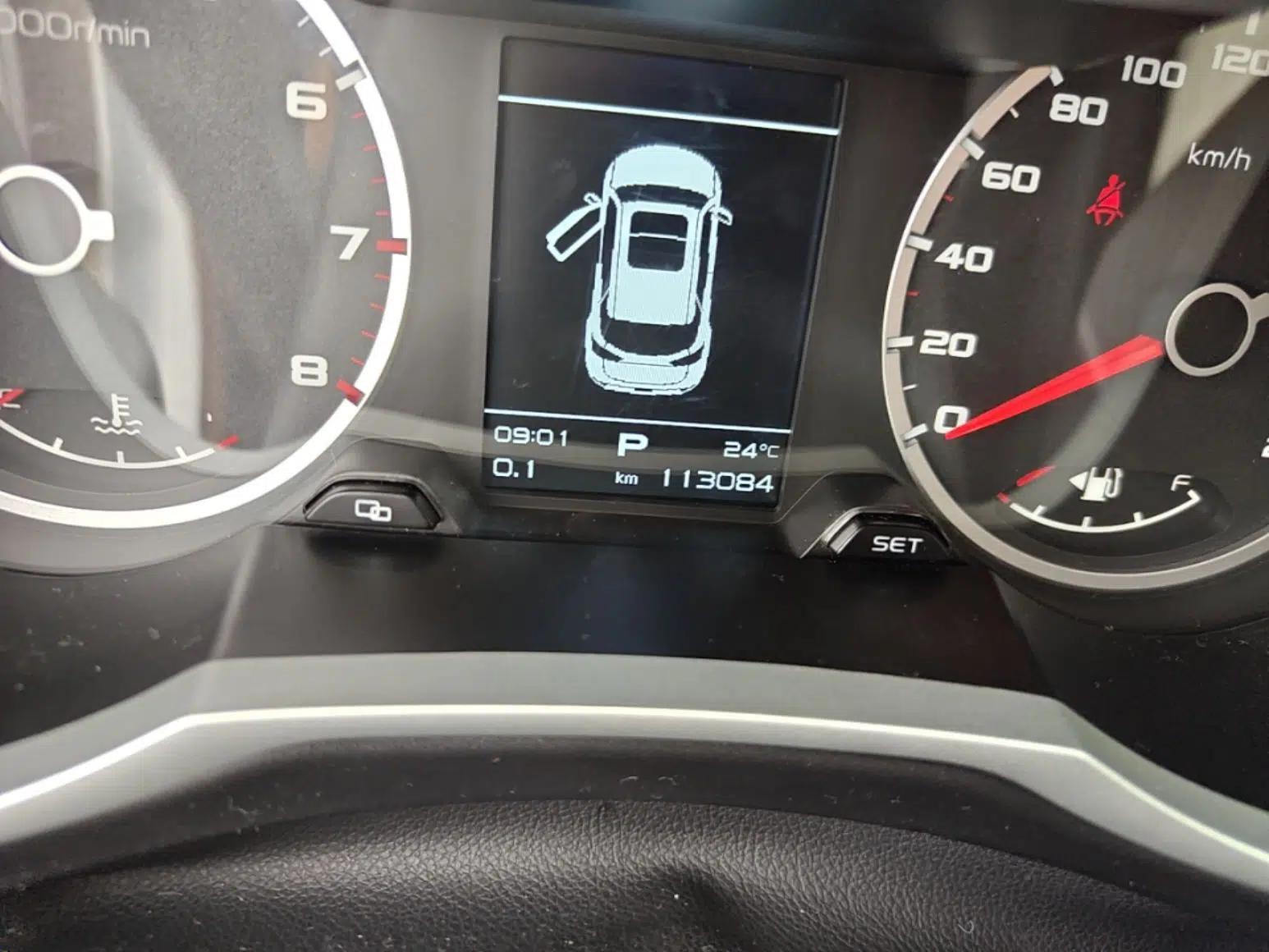 Geely Auto Emgrand X7 Sport 2016 1.8TD Automatic ZhiShang Model — миниатюра 14