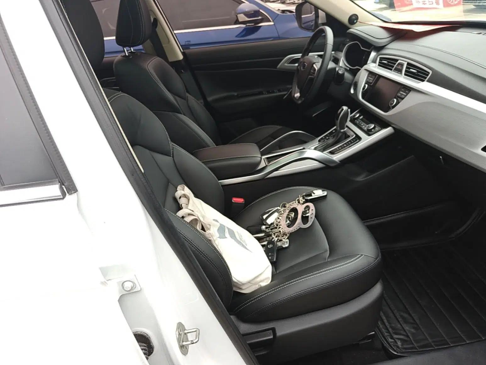 Geely Auto Emgrand X7 Sport 2016 1.8TD Automatic ZhiShang Model — миниатюра 19