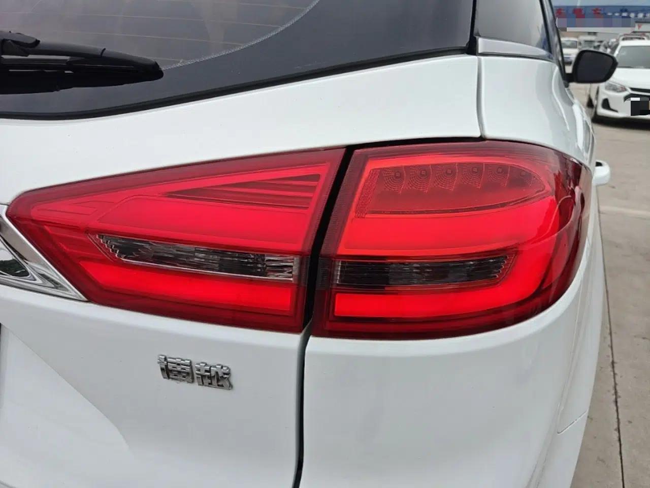 Geely Auto Emgrand X7 Sport 2016 1.8TD Automatic ZhiShang Model — миниатюра 9