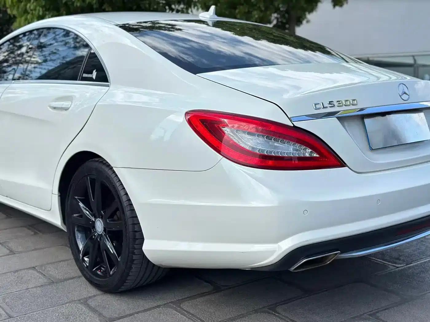 2012 Mercedes-Benz CLS 300 CGI — миниатюра 17