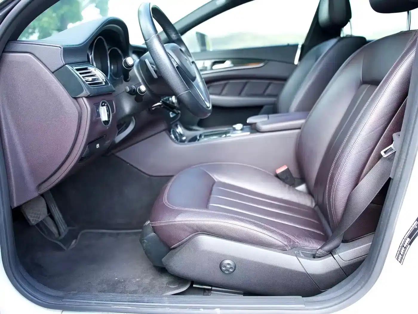 2012 Mercedes-Benz CLS 300 CGI — миниатюра 5