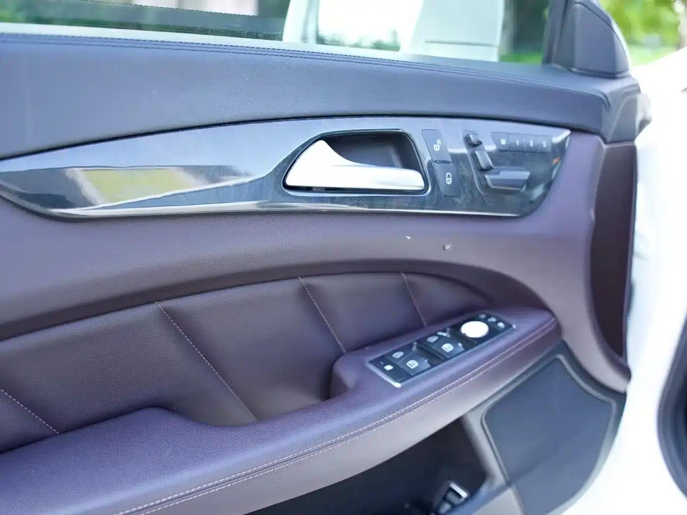 2012 Mercedes-Benz CLS 300 CGI — миниатюра 6