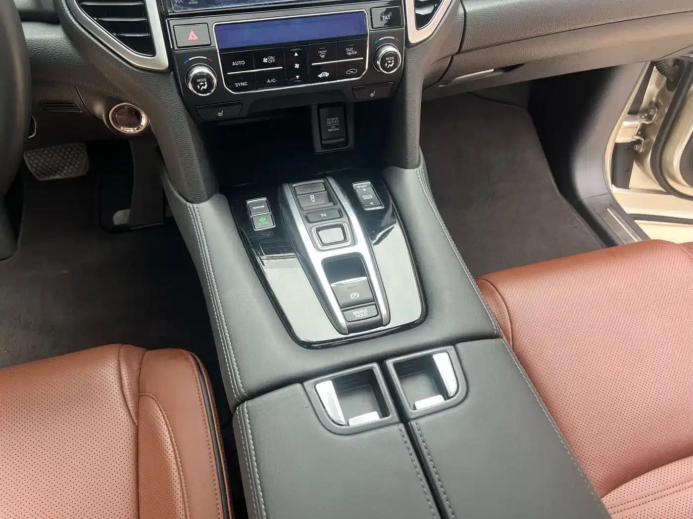 Honda UR-V 2017 370TURBO 4WD Premium Edition (National V Emission Standard) — миниатюра 13