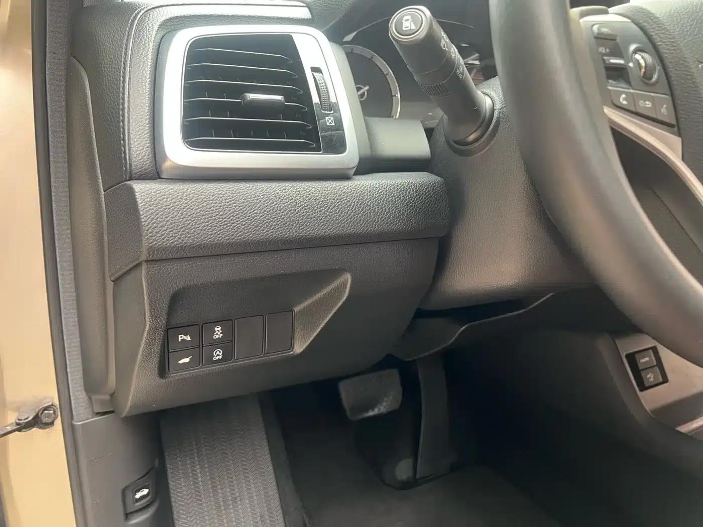 Honda UR-V 2017 370TURBO 4WD Premium Edition (National V Emission Standard) — миниатюра 16