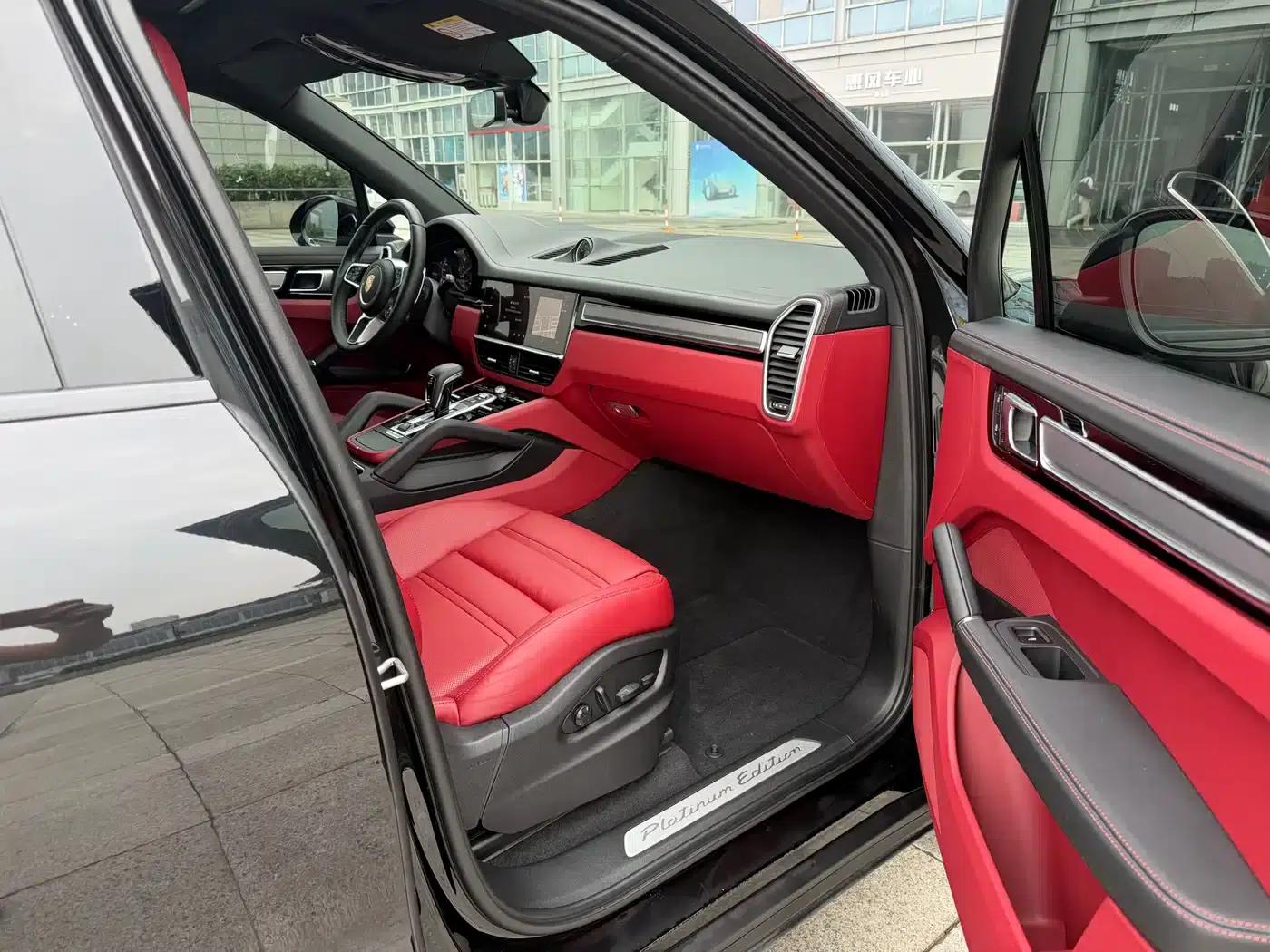 2023 Cayenne E-Hybrid 2.0T Platinum Edition — миниатюра 6