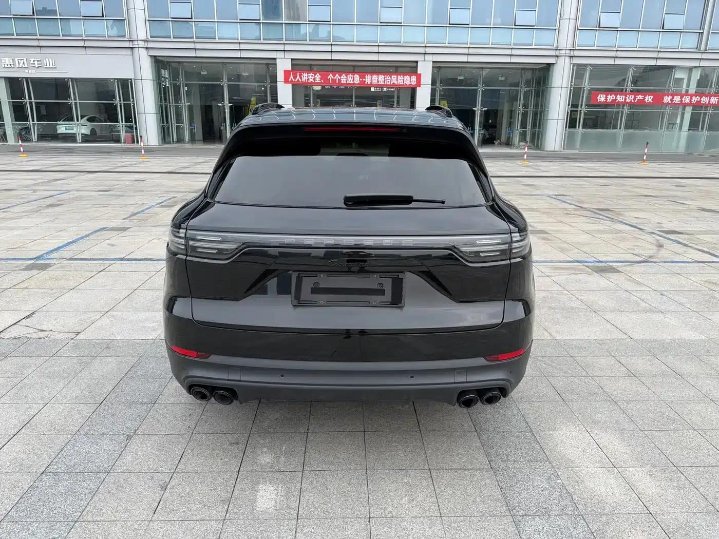 2023 Cayenne E-Hybrid 2.0T Platinum Edition — миниатюра 7