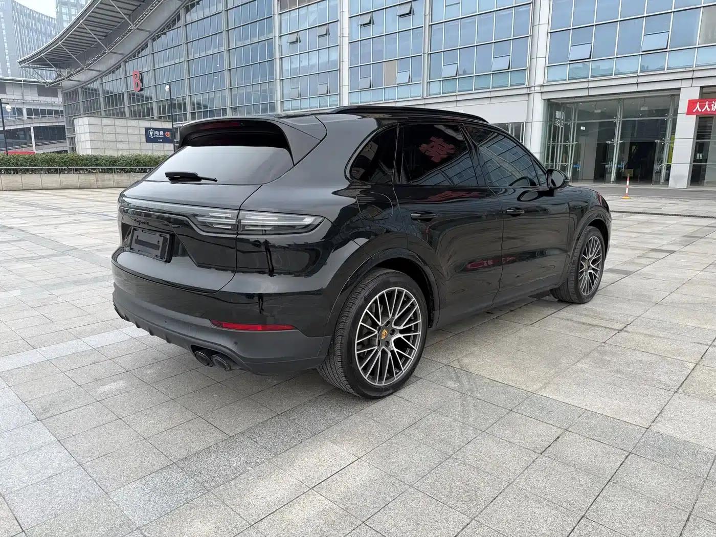 2023 Cayenne E-Hybrid 2.0T Platinum Edition — миниатюра 8