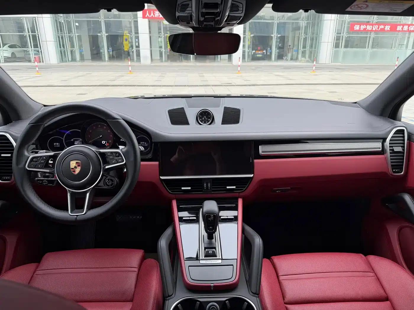 2023 Cayenne E-Hybrid 2.0T Platinum Edition — миниатюра 9