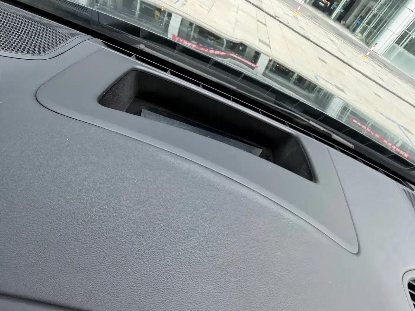 2023 Cayenne E-Hybrid 2.0T Platinum Edition — миниатюра 10