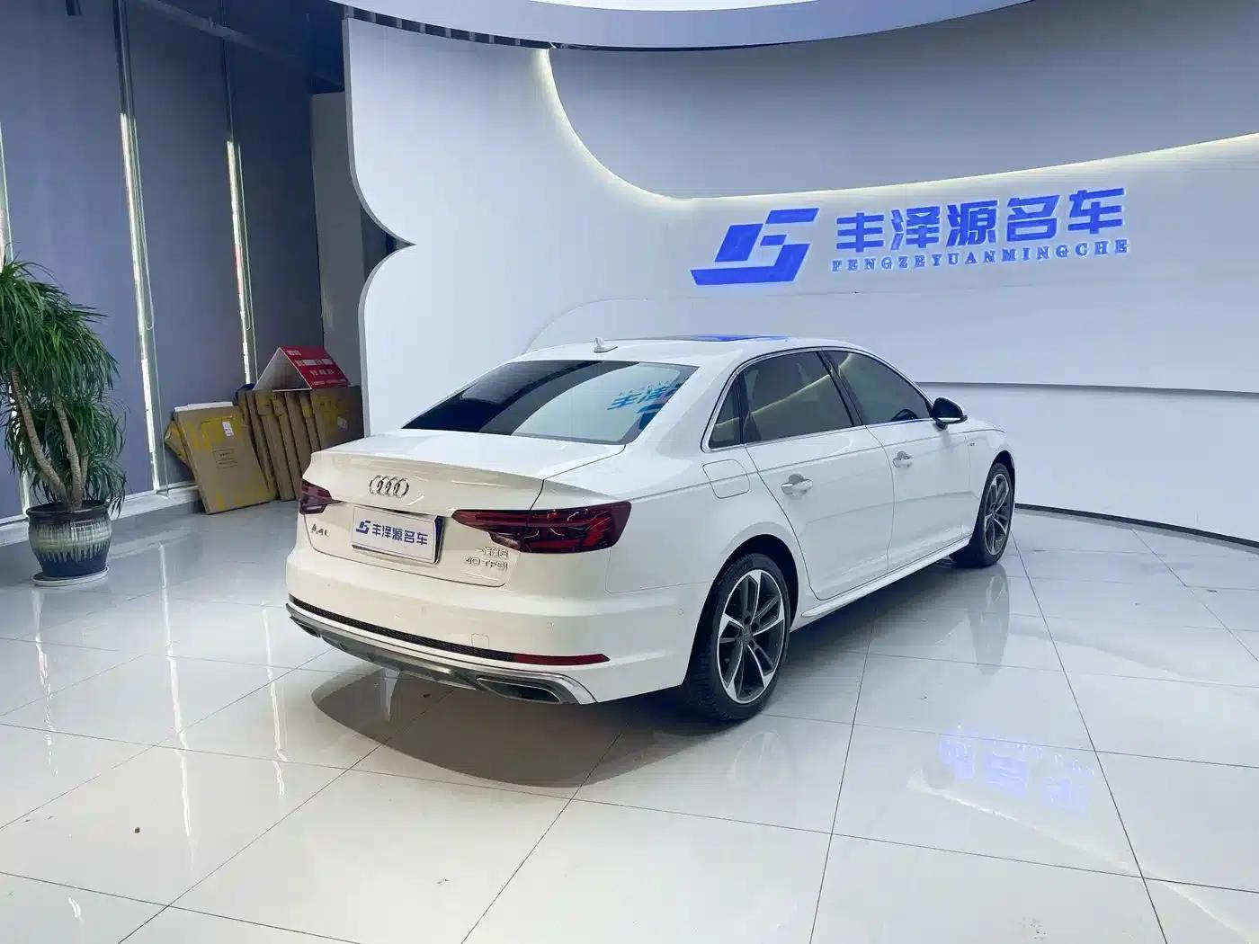 Audi A4L 2019 40 TFSI Fashion Edition (National V Emission Standard) — миниатюра 2