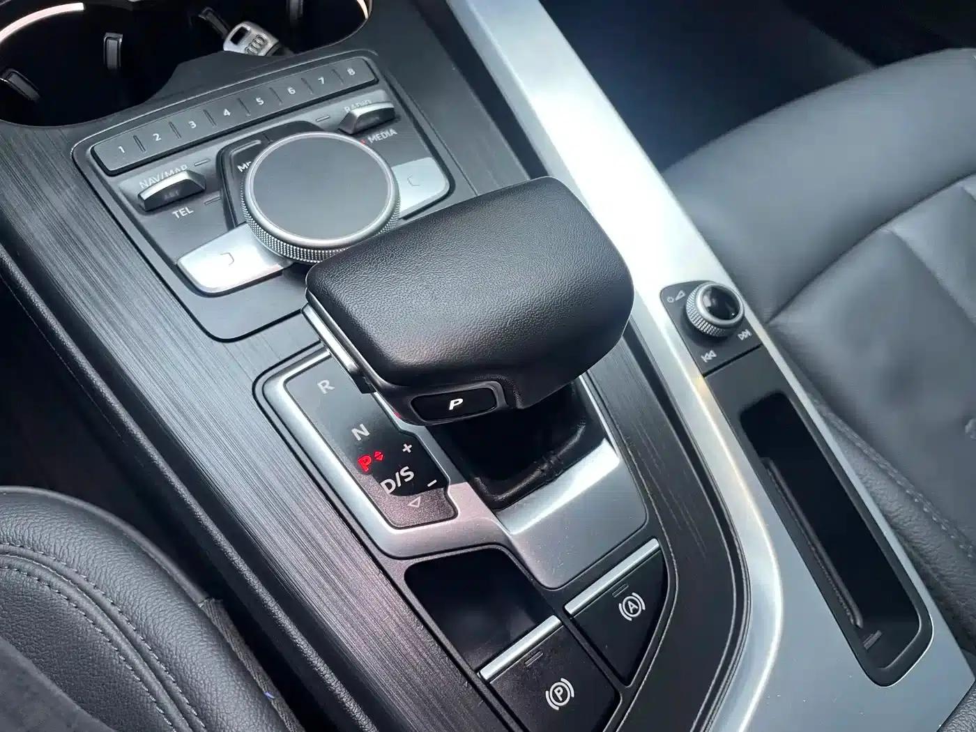 Audi A4L 2019 40 TFSI Fashion Edition (National V Emission Standard) — миниатюра 12