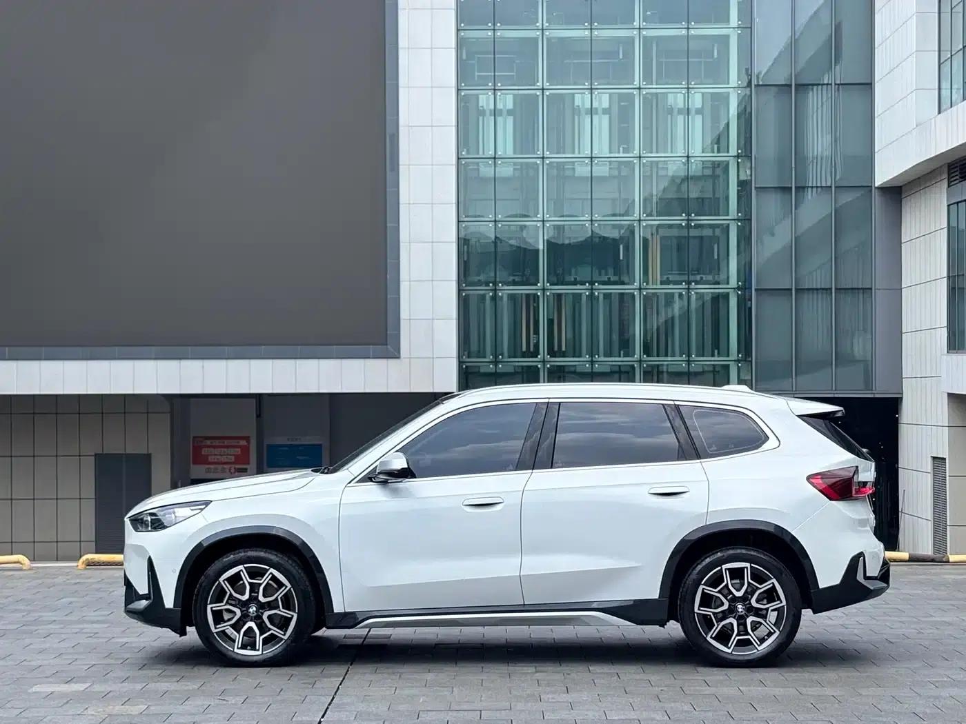 2024 BMW X1 sDrive25Li X Design Package — миниатюра 3
