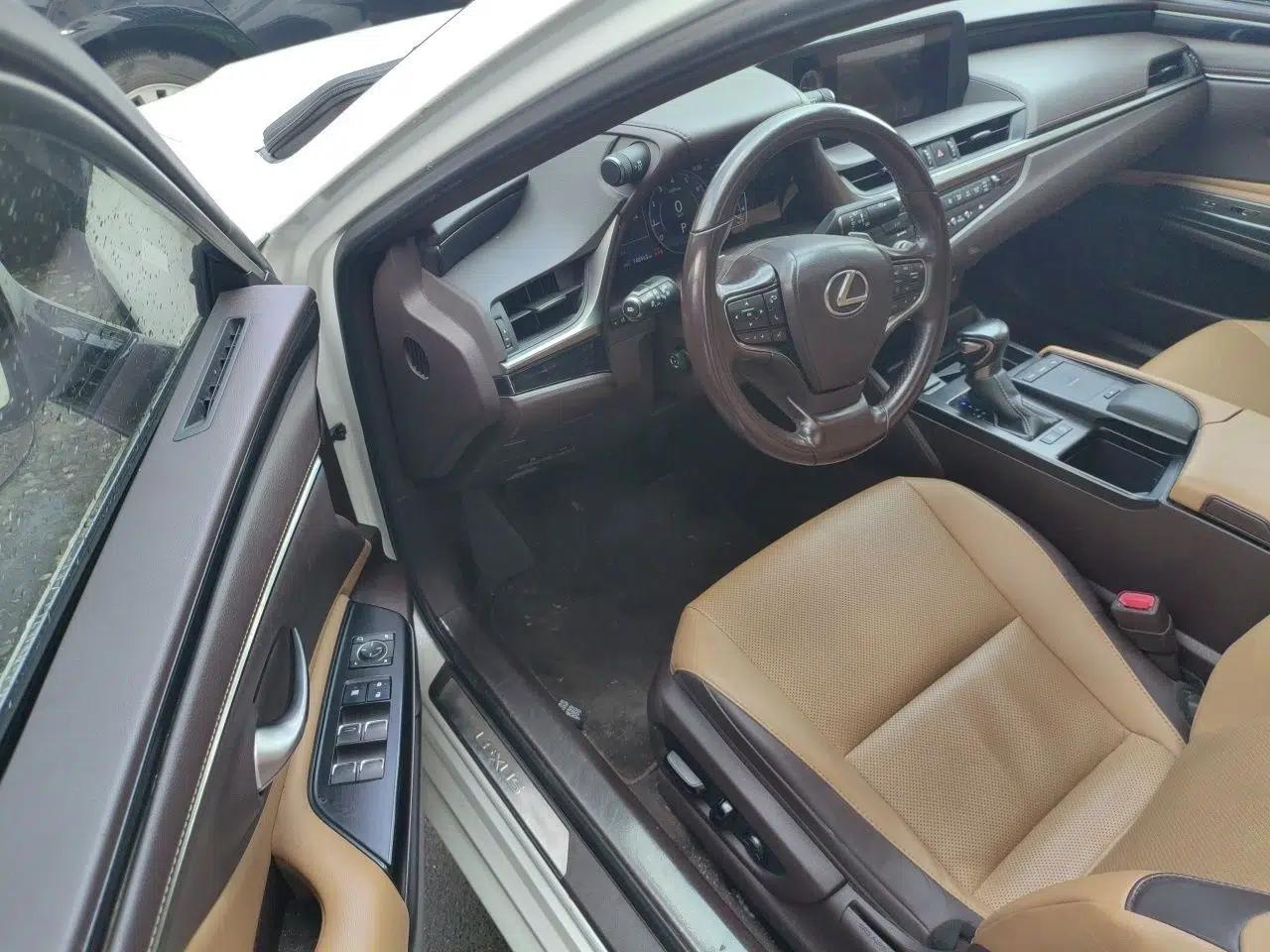 Lexus ES 2020 200 Excellence Edition — миниатюра 16