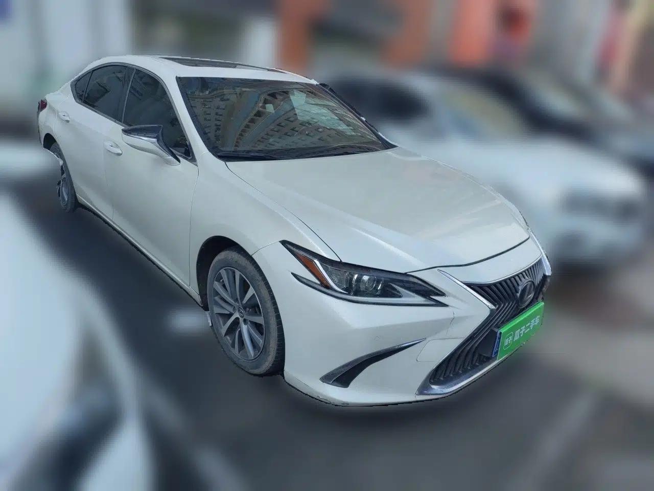 Lexus ES 2020 200 Excellence Edition — миниатюра 3