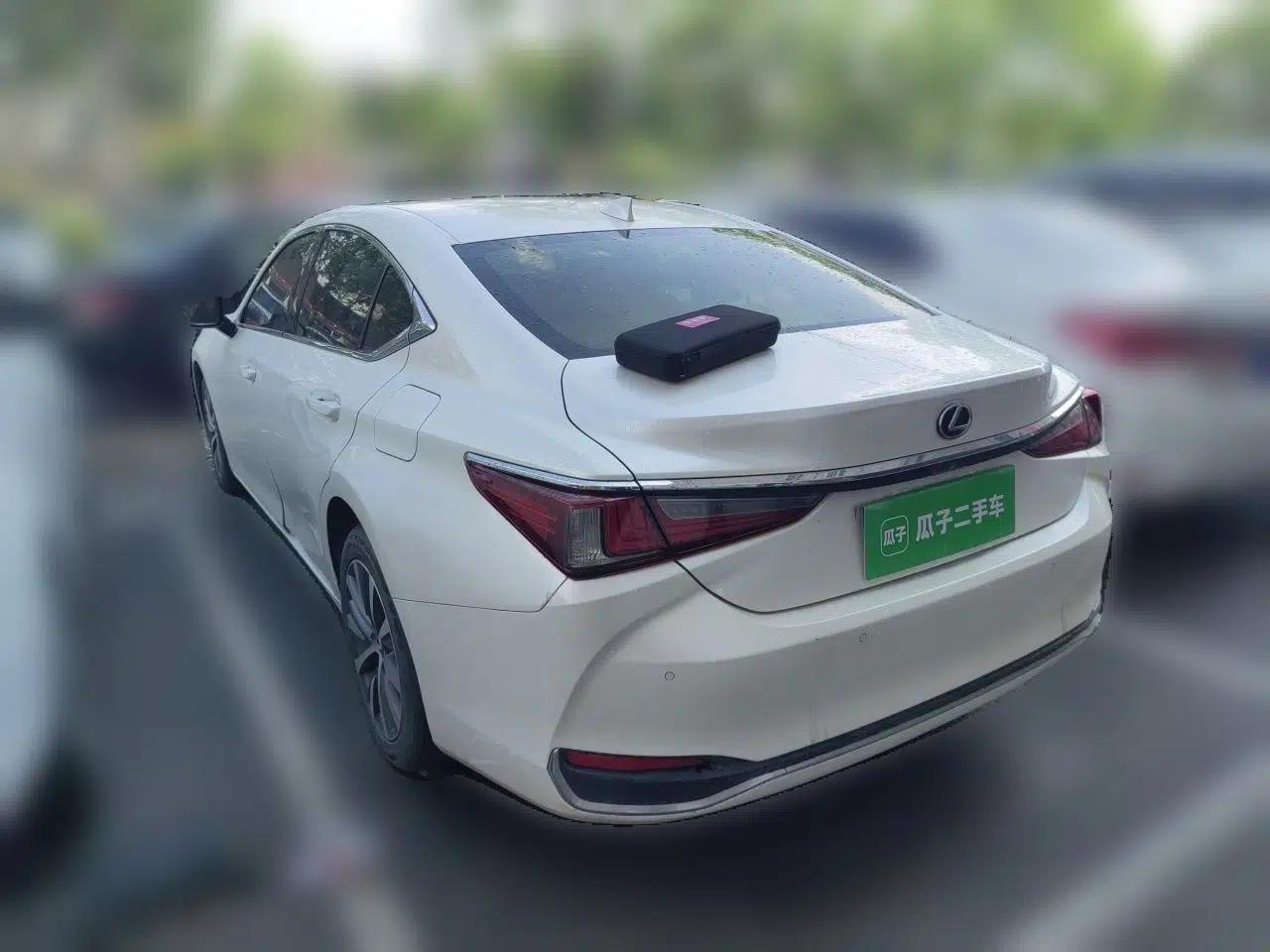 Lexus ES 2020 200 Excellence Edition — миниатюра 4