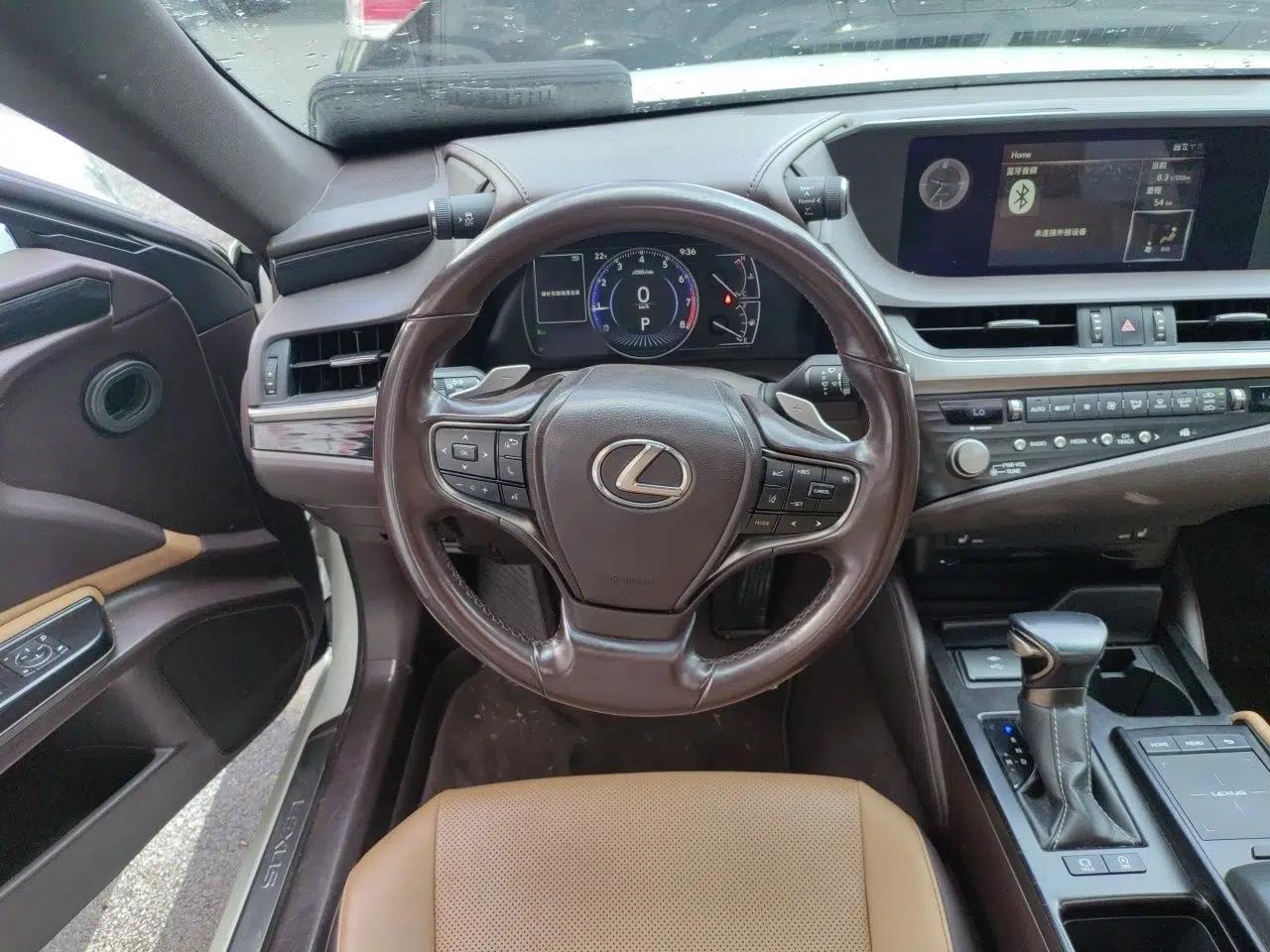 Lexus ES 2020 200 Excellence Edition — миниатюра 10