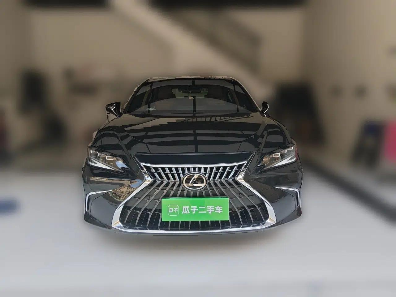 Lexus ES 2023 200 Excellence Edition — миниатюра 2