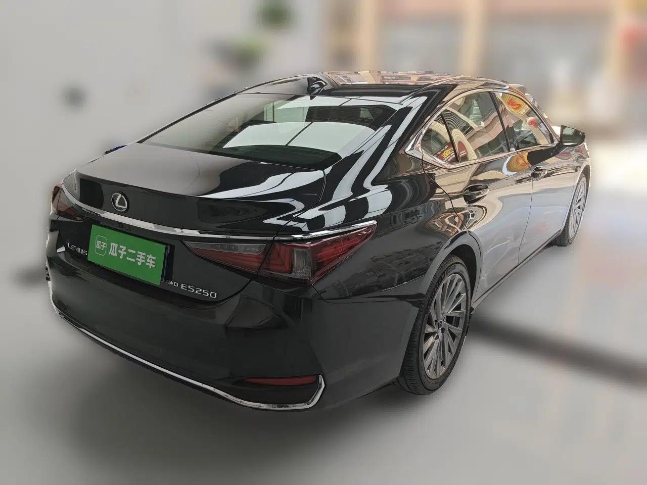 Lexus ES 2023 200 Excellence Edition — миниатюра 6
