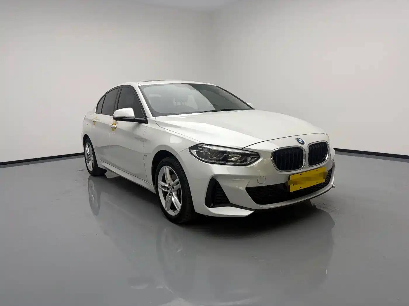 2020 BMW 1 Series 120i M Sport Package — миниатюра 3