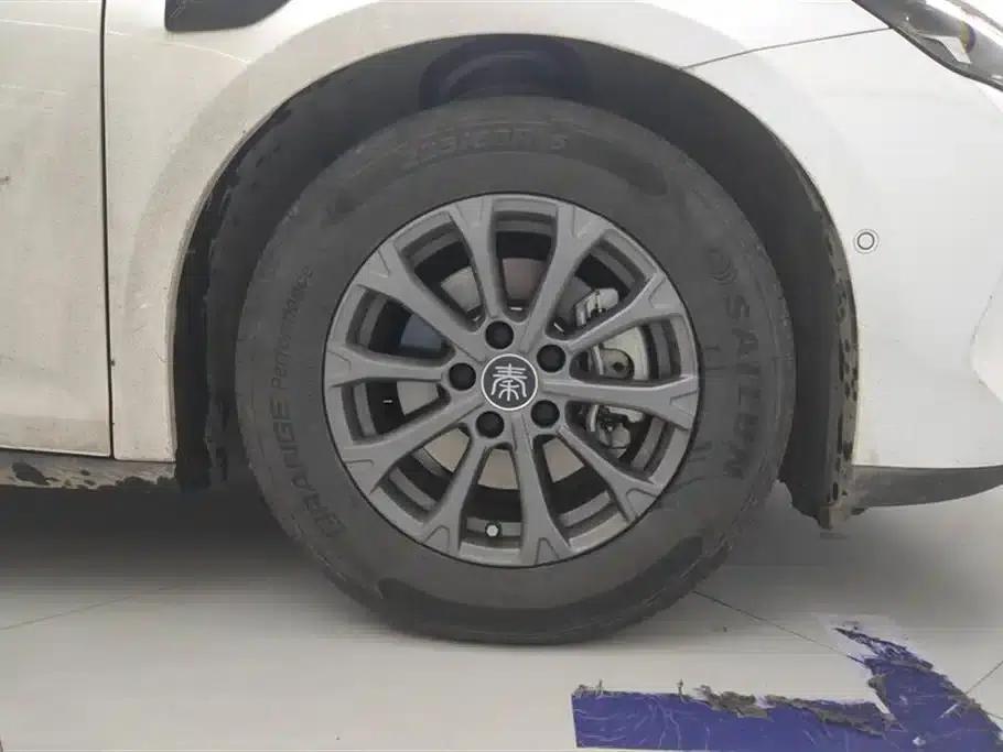 Qin L 2025 DM-i Intelligent Driving Edition 80KM Leading Model — миниатюра 6